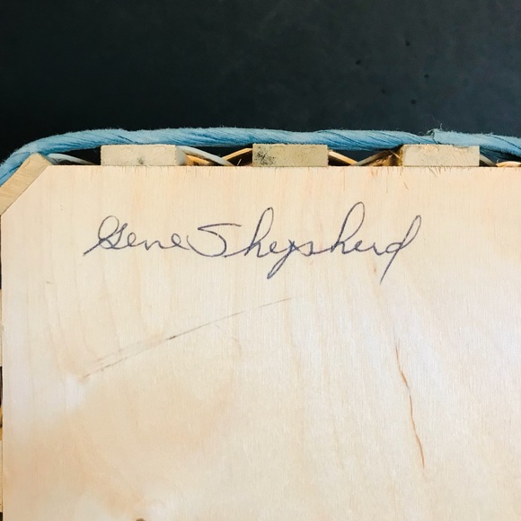 Handcrafted SILVER DOLLAR CITY Split Wood Double Handle Basket 14”x6”x8” Signed. - Picture 9 of 9